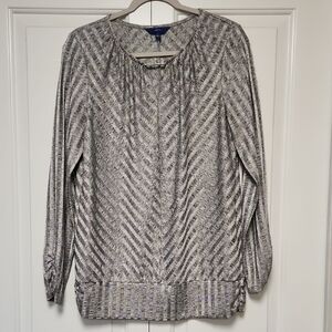 Elegant long sleeved blouse